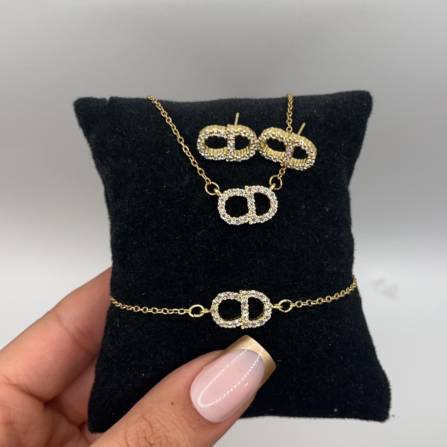 Selected Variant Image